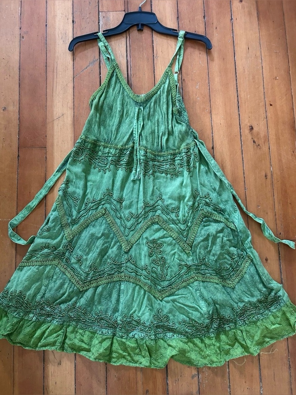 Sakkas Green Stonewashed Embroidered Midi Dress